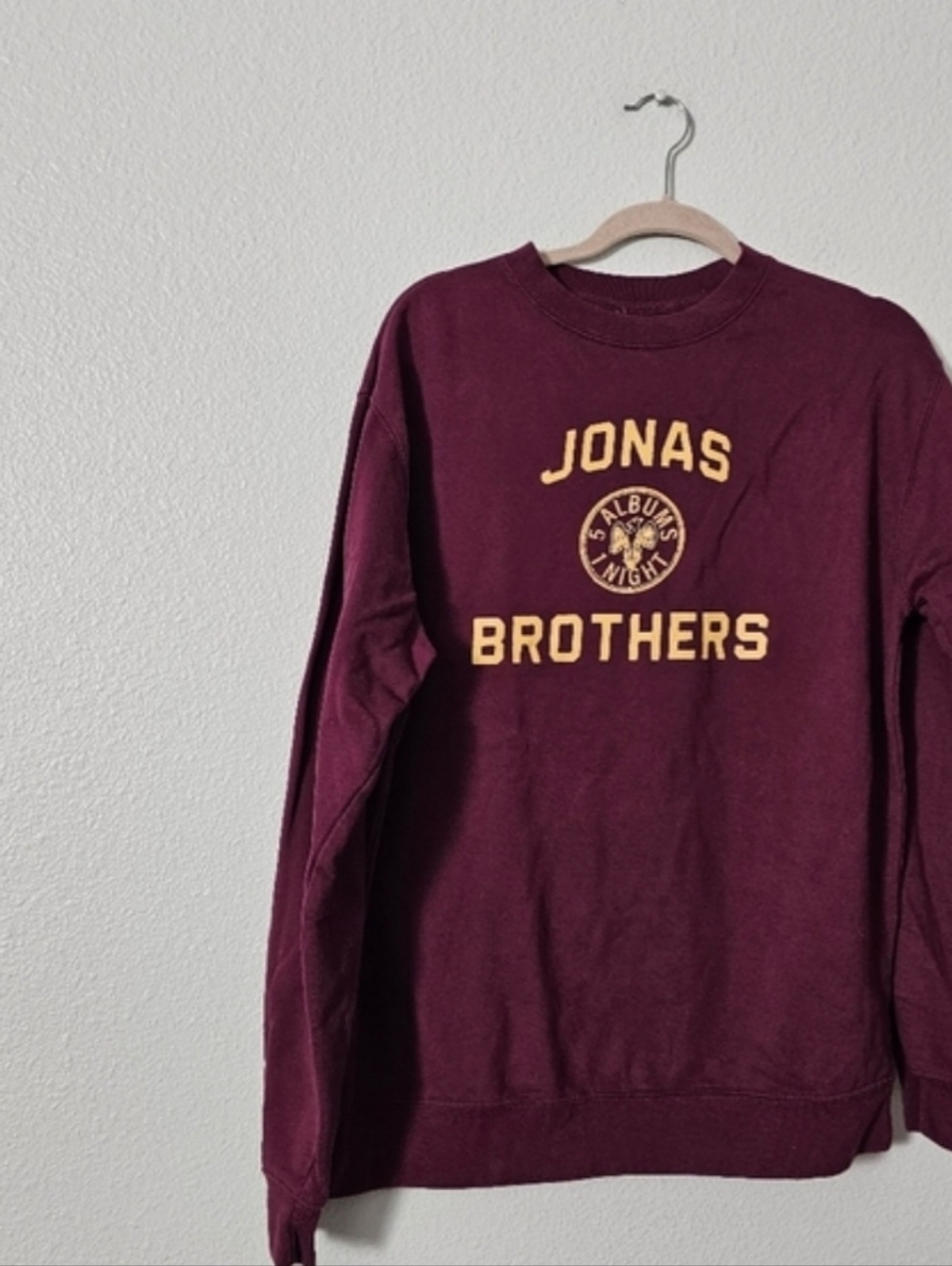 Jonas Brothers Maroon Crewneck Sweatshirt Sz L